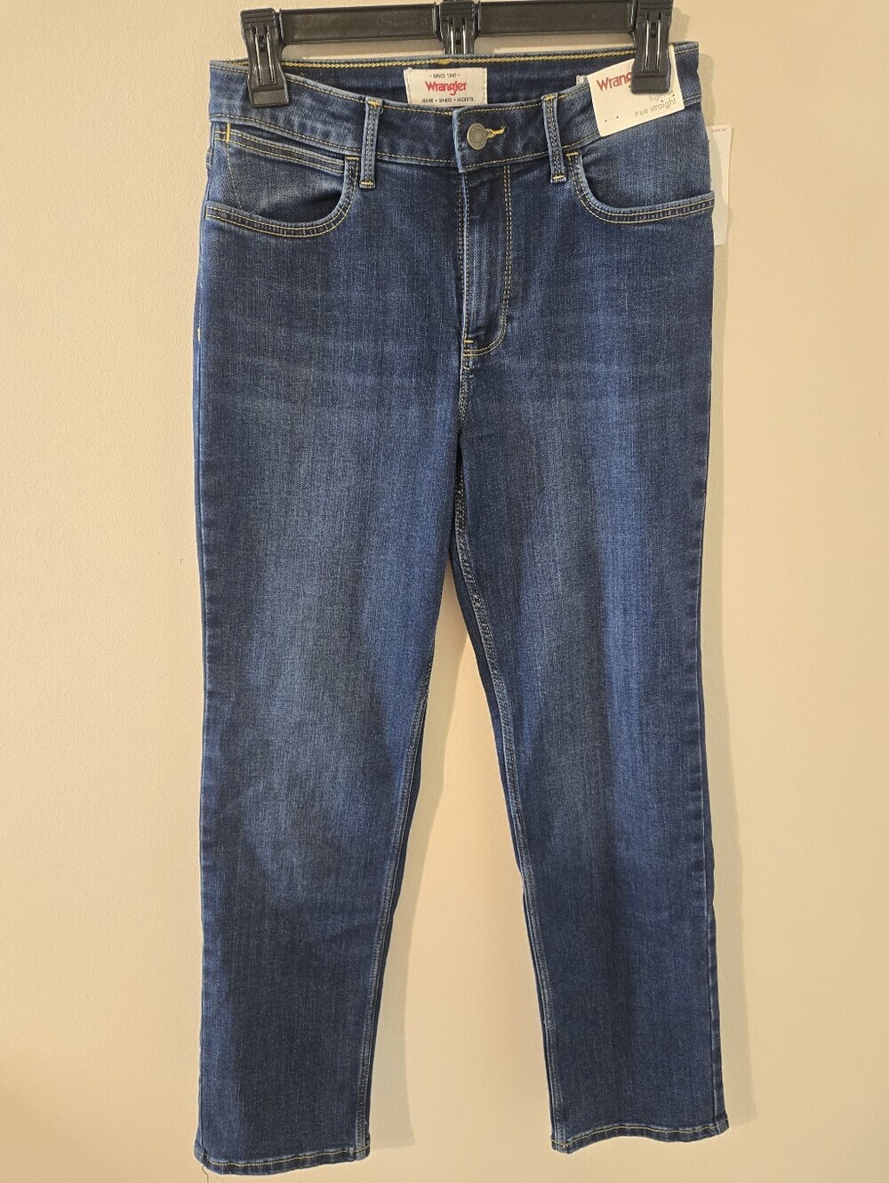 NWT Wrangler High Rise True Straight Jeans Women’s Size 4 27x30 Stretch Denim